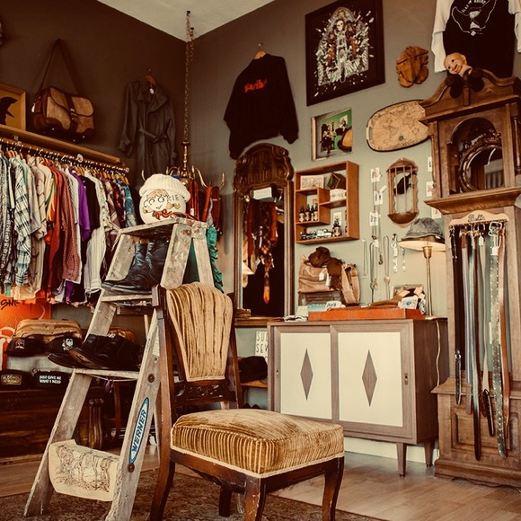 Meet your Posher, Roxanne - Picture 1 of 15